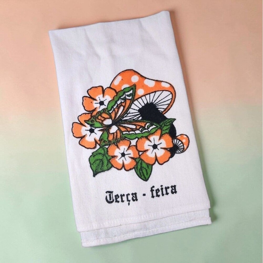 Vintage 70s Mushroom Tea Towel Tuesday Terça-feira Portugal Butterfly Cottage